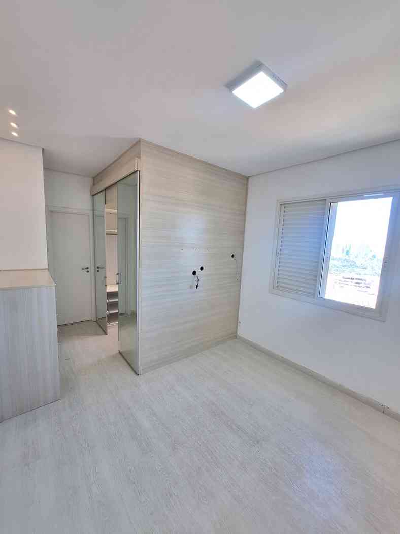 LINDO APARTAMENTO, ANDAR ALTO!