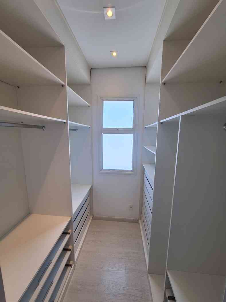 LINDO APARTAMENTO, ANDAR ALTO!