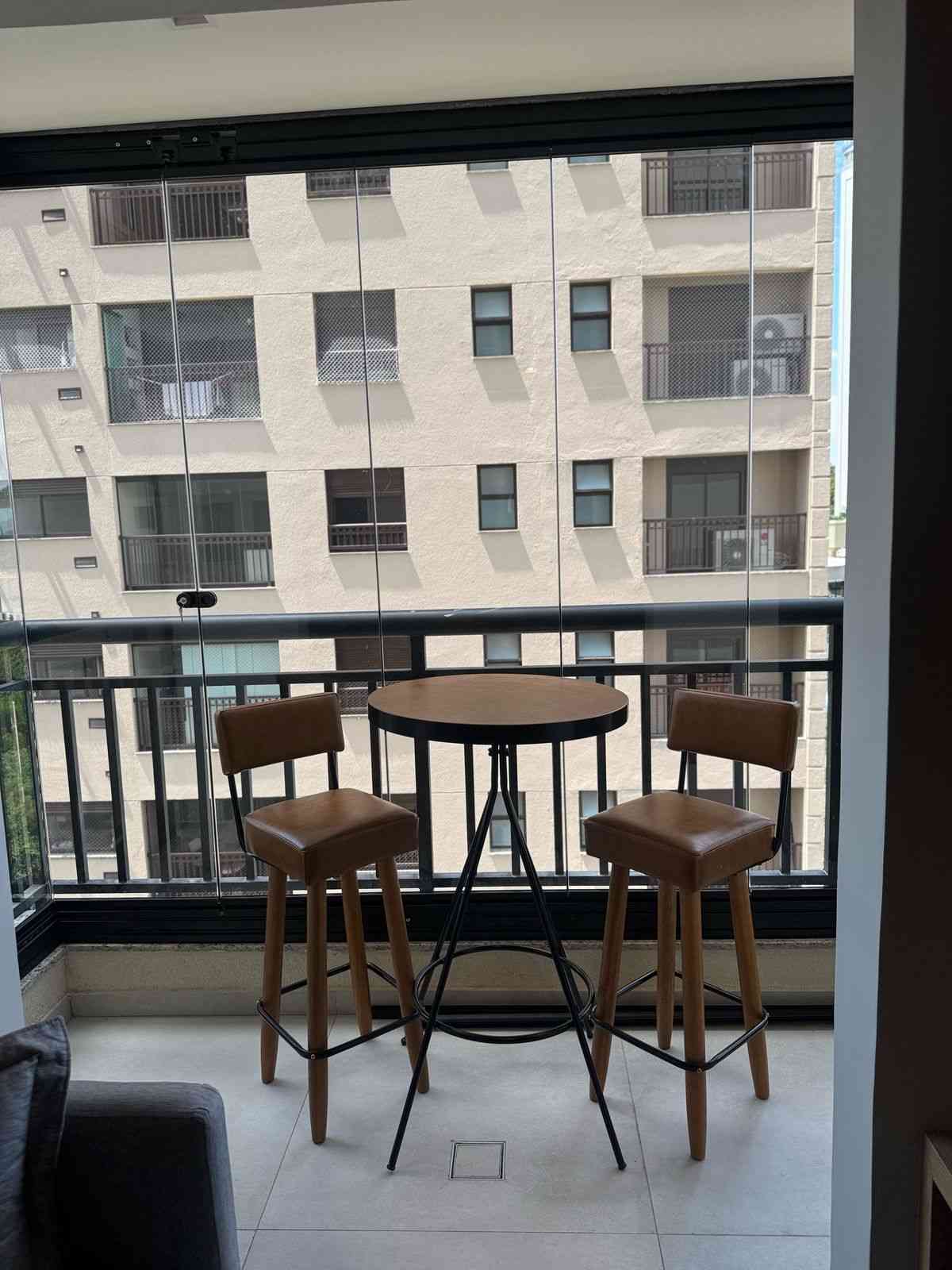 PRÉDIO NOVO E MOBILIADO!