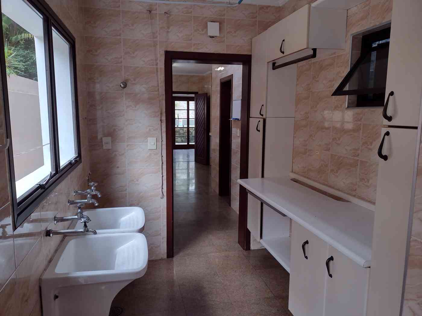 CASA EM CONDOMÍNIO FECHADO!