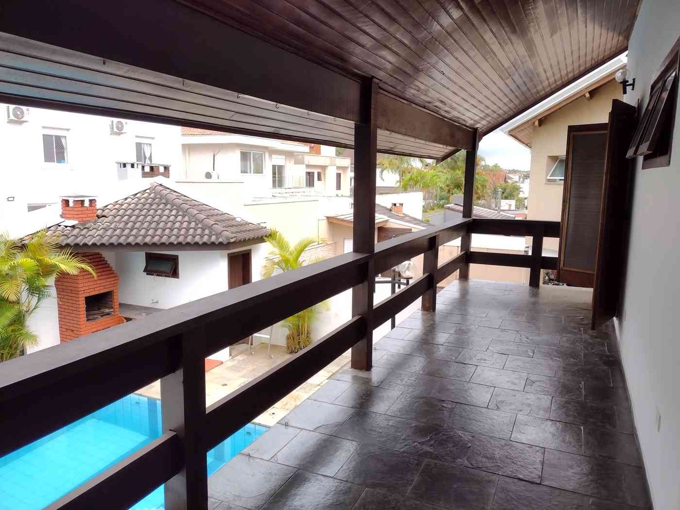 CASA EM CONDOMÍNIO FECHADO!