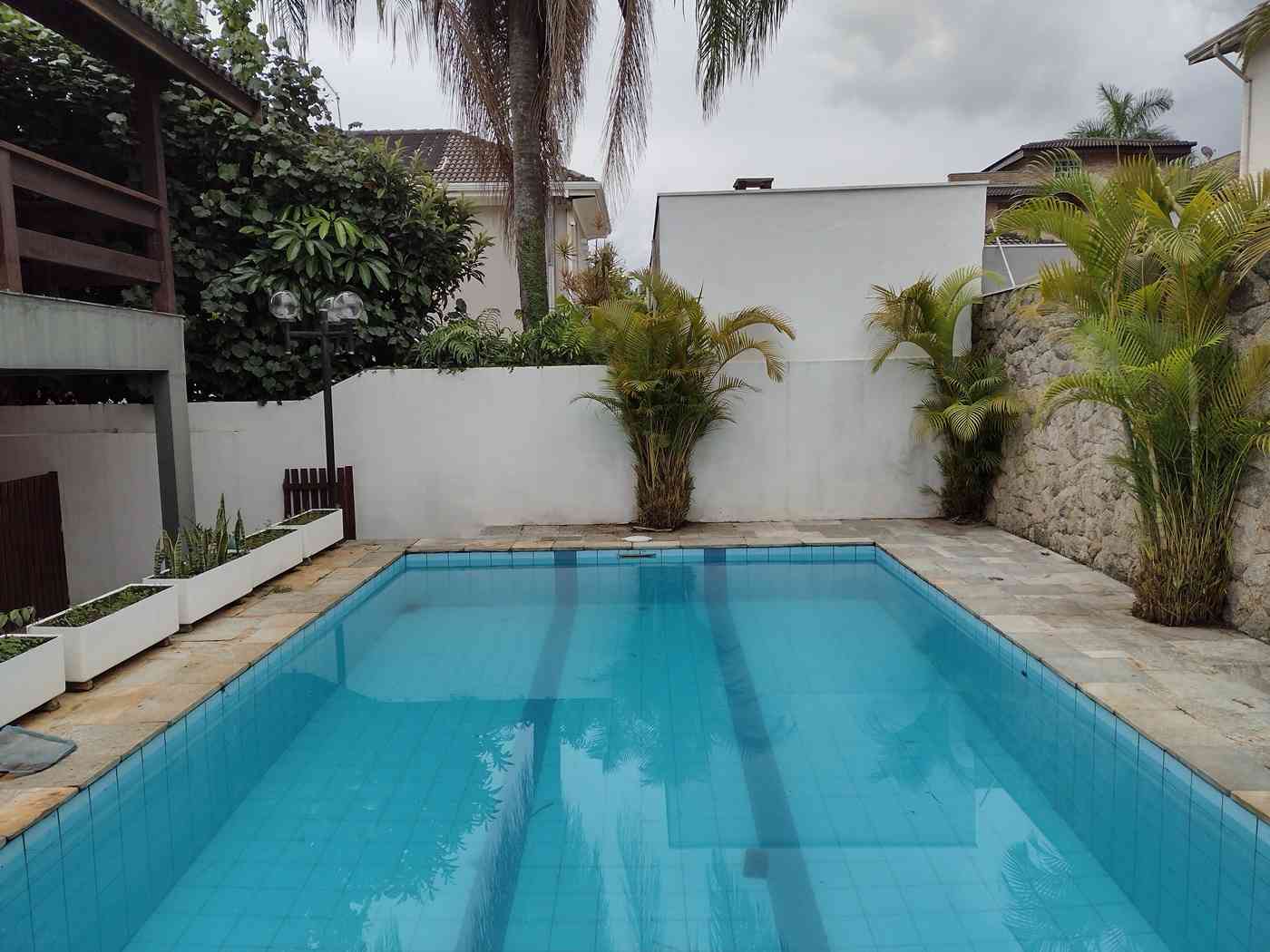 CASA EM CONDOMÍNIO FECHADO!