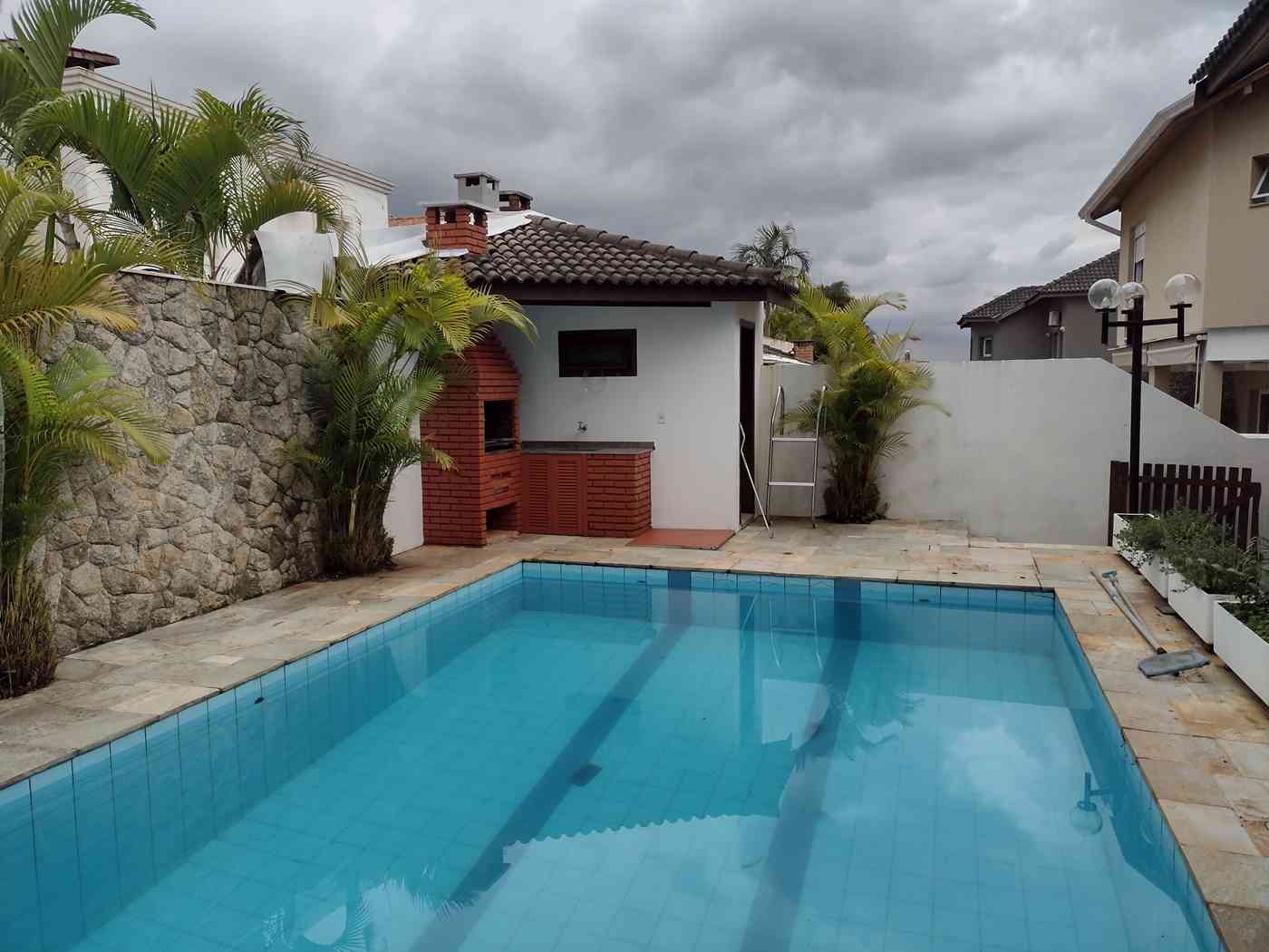 CASA EM CONDOMÍNIO FECHADO!
