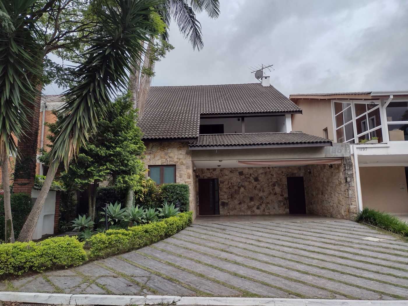 CASA EM CONDOMÍNIO FECHADO!