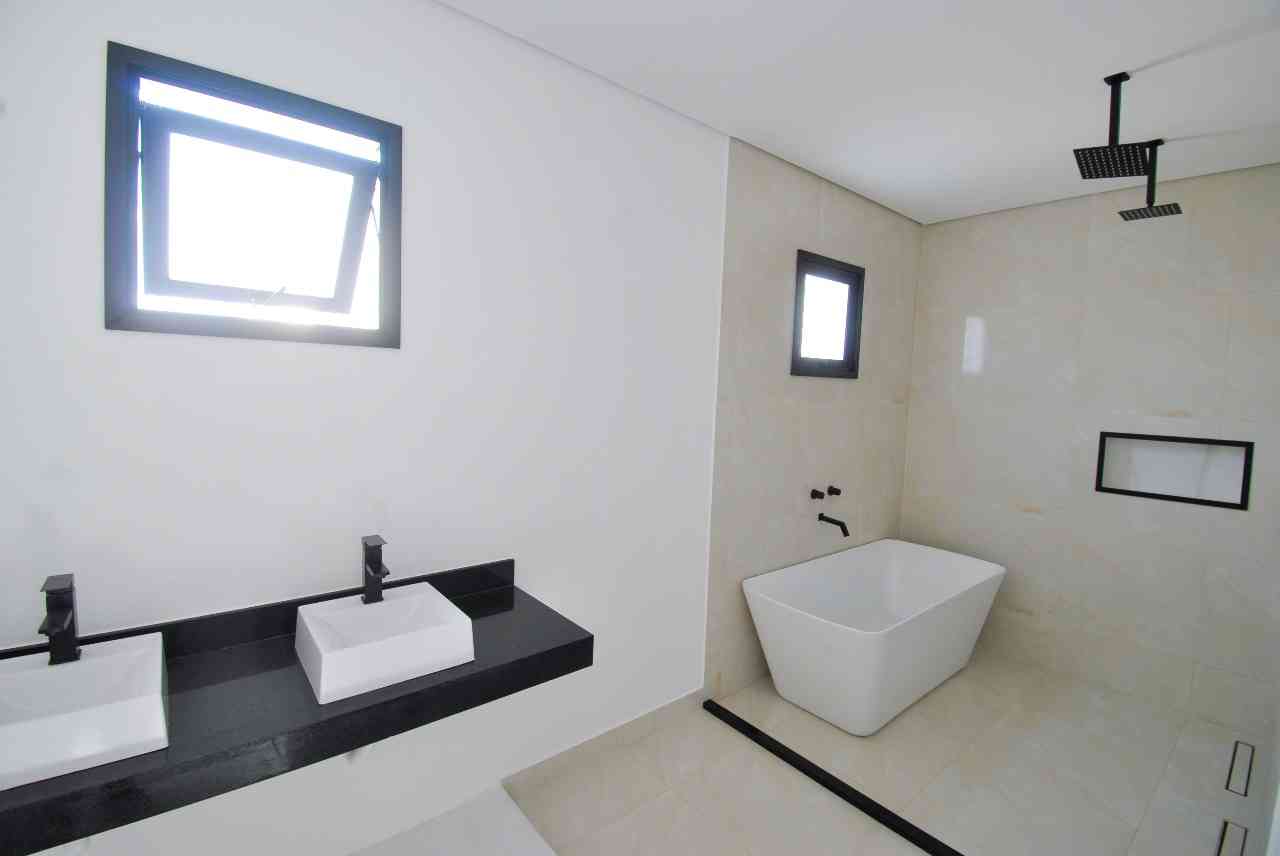 CASA EM ALPHAVILLE!
