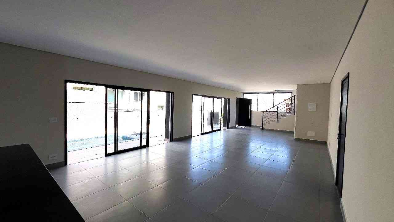 CASA EM ALPHAVILLE!