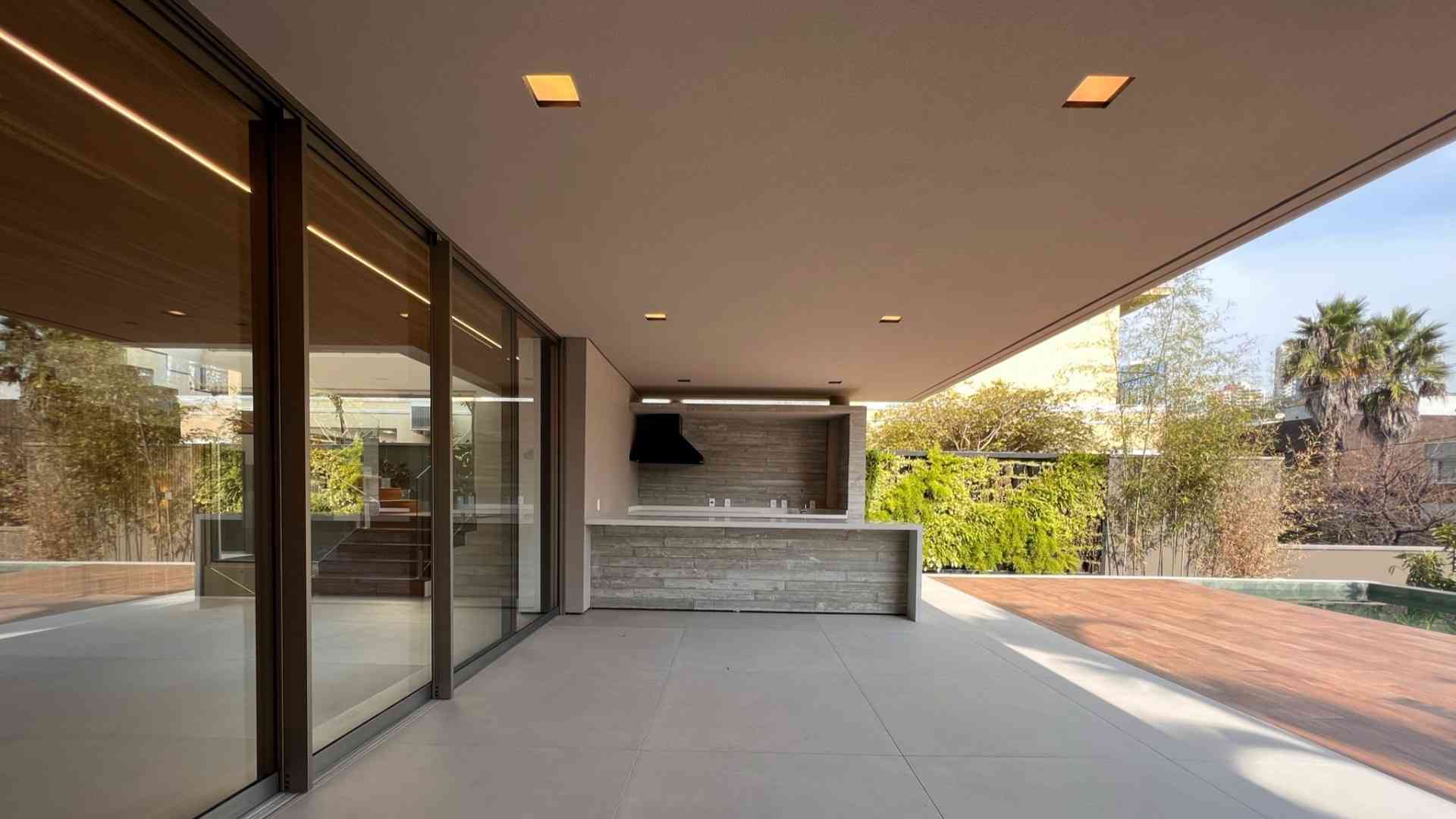 CASA ALTO PADRÃO!