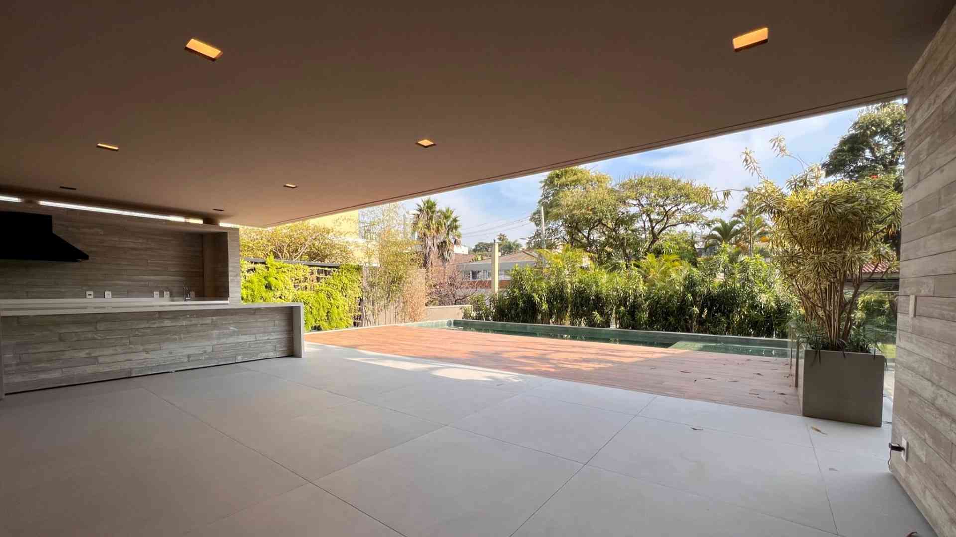 CASA ALTO PADRÃO!