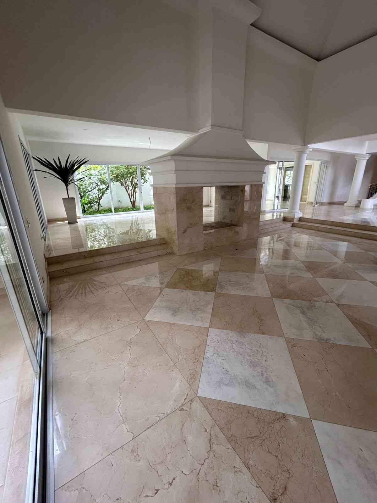 CASA ALTO PADRÃO!
