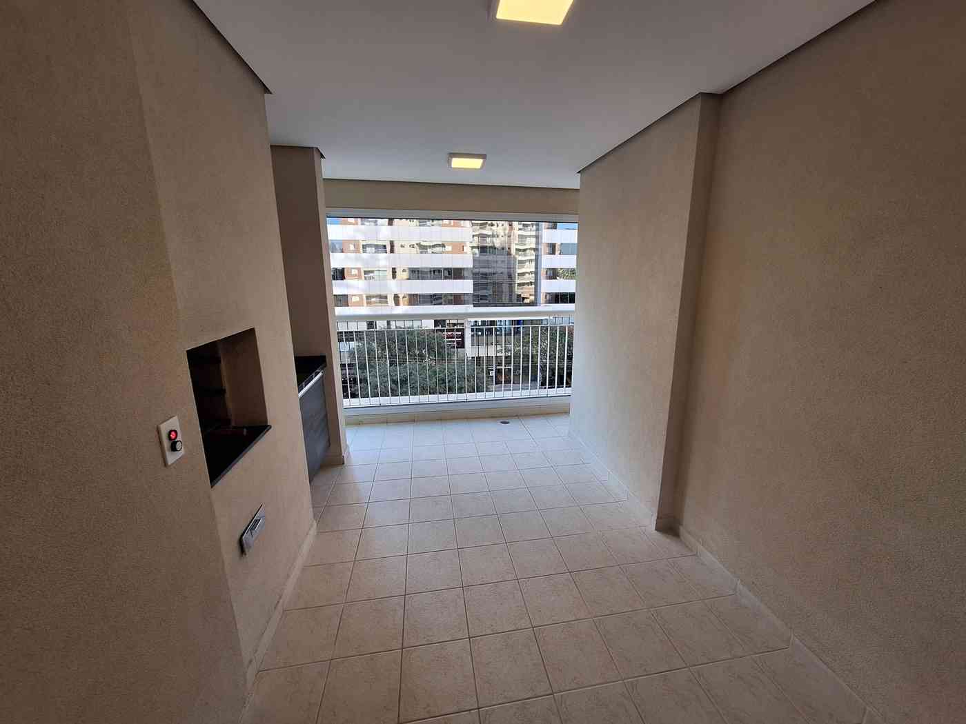 APARTAMENTO COM VARANDA GOURMET!