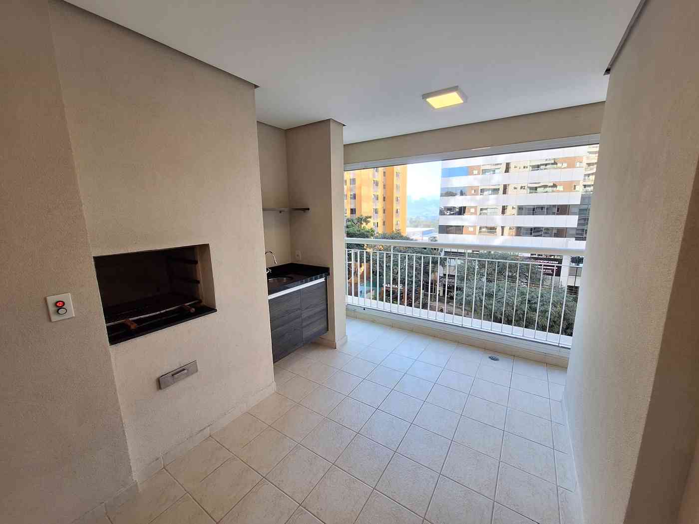 APARTAMENTO COM VARANDA GOURMET!