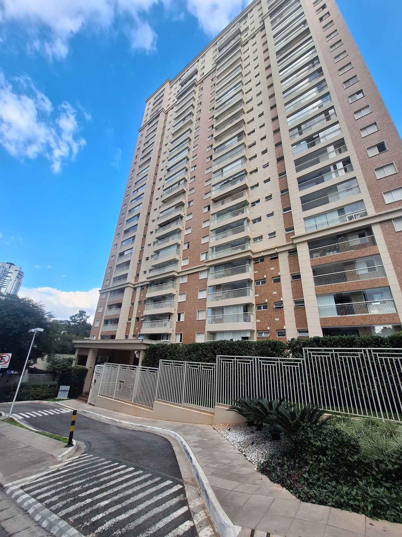 APARTAMENTO COM VARANDA GOURMET!