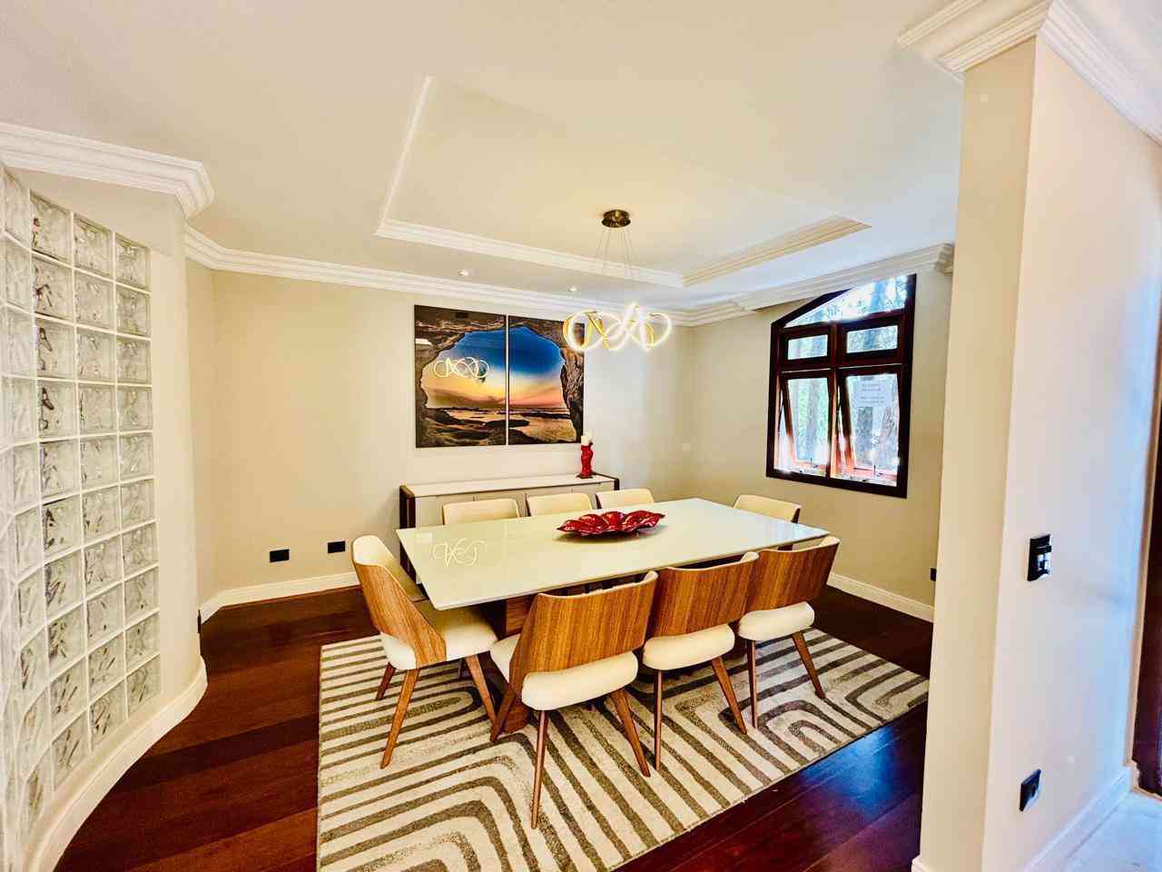 LINDA CASA EM ALPHAVILLE!