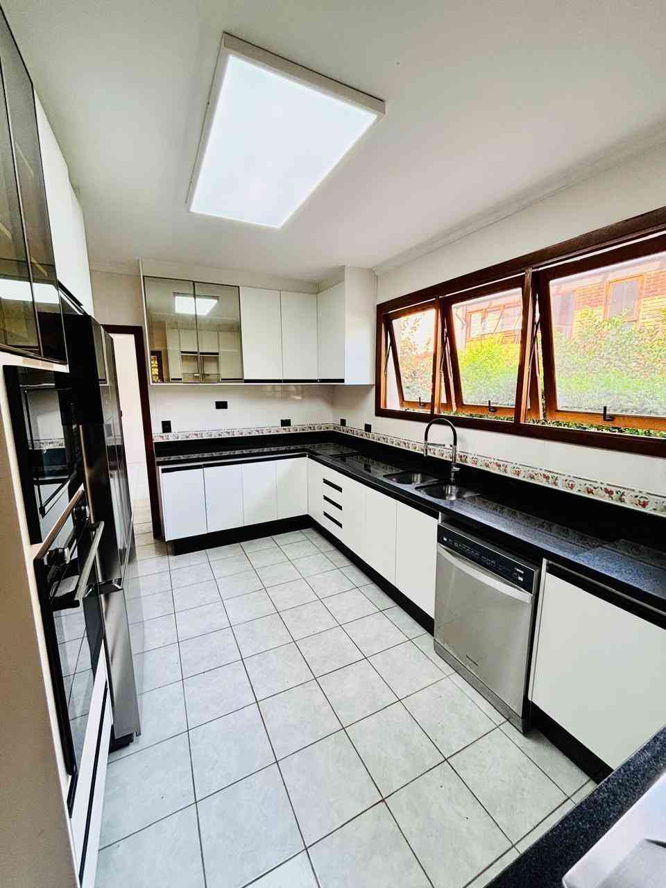 LINDA CASA EM ALPHAVILLE!