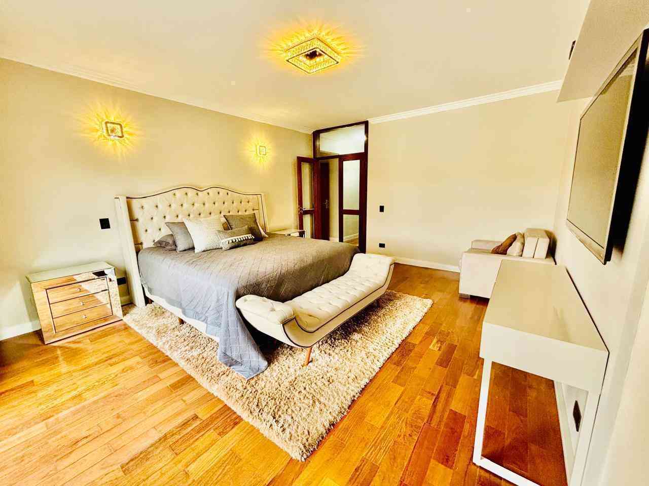 LINDA CASA EM ALPHAVILLE!