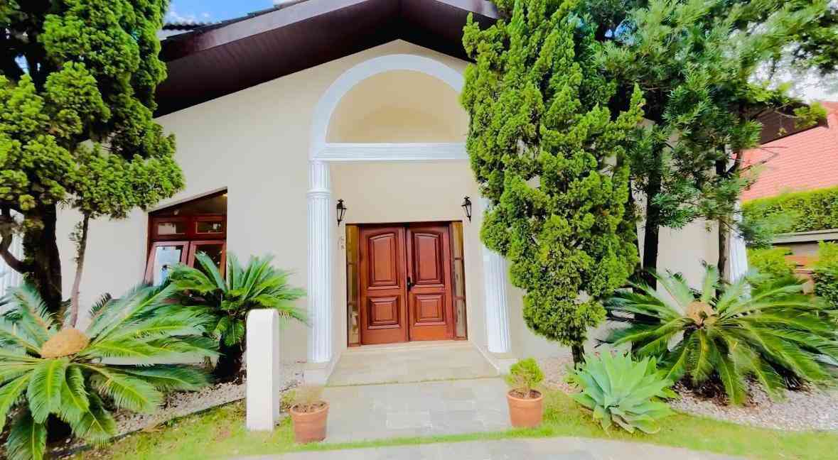 LINDA CASA EM ALPHAVILLE!