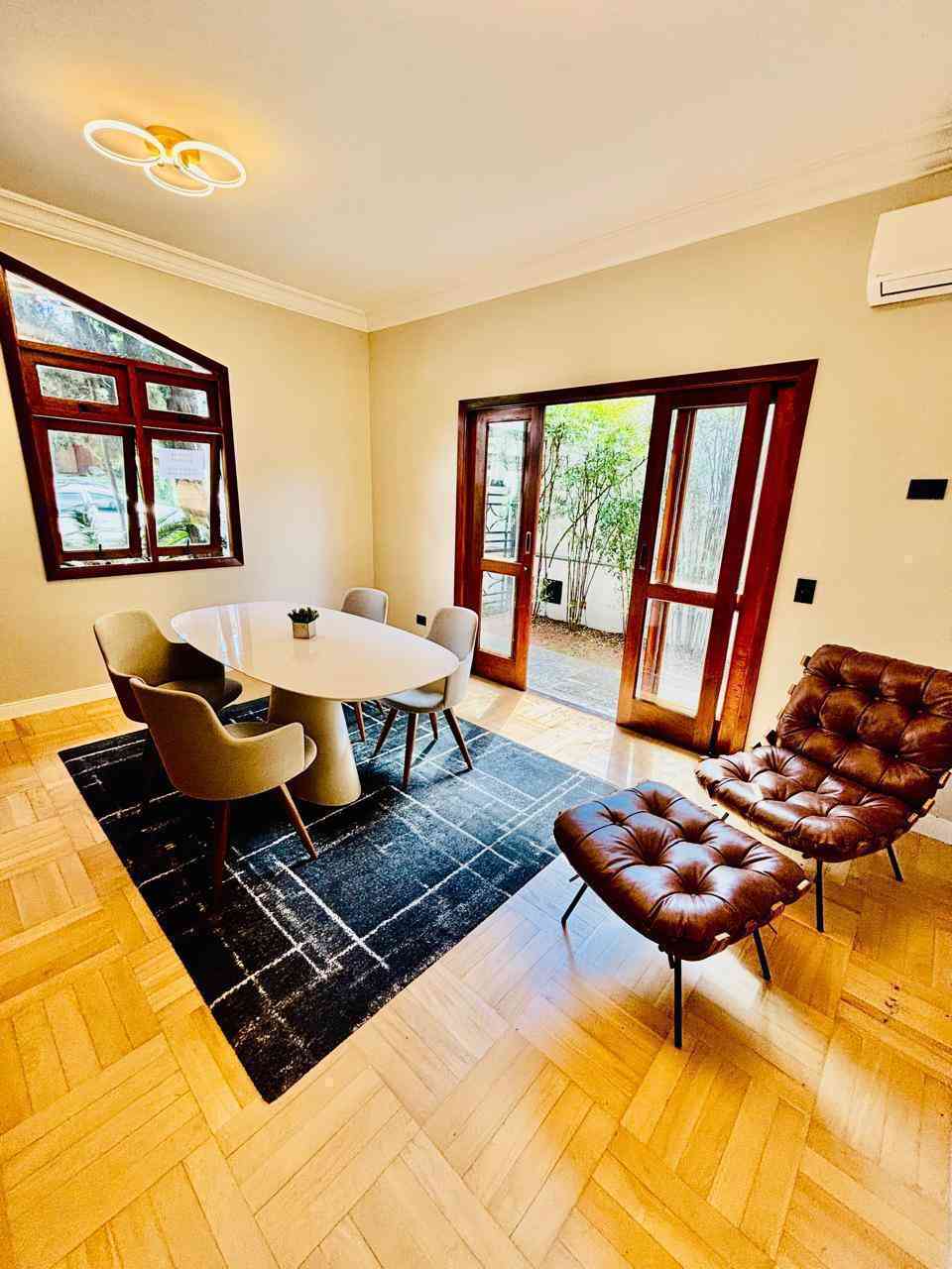 LINDA CASA EM ALPHAVILLE!
