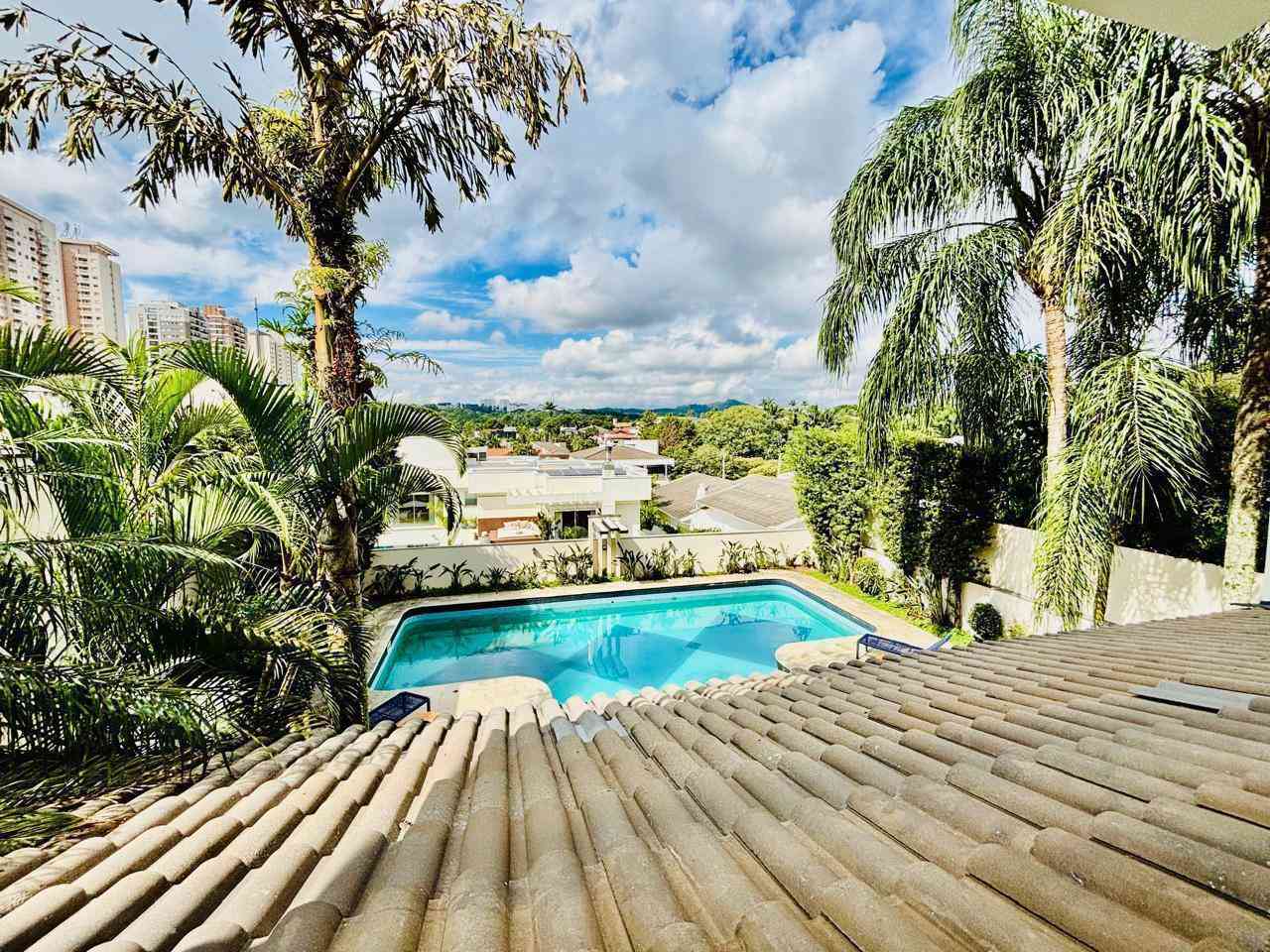 LINDA CASA EM ALPHAVILLE!