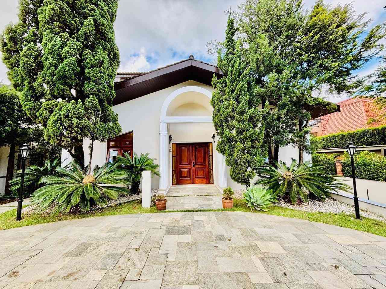 LINDA CASA EM ALPHAVILLE!