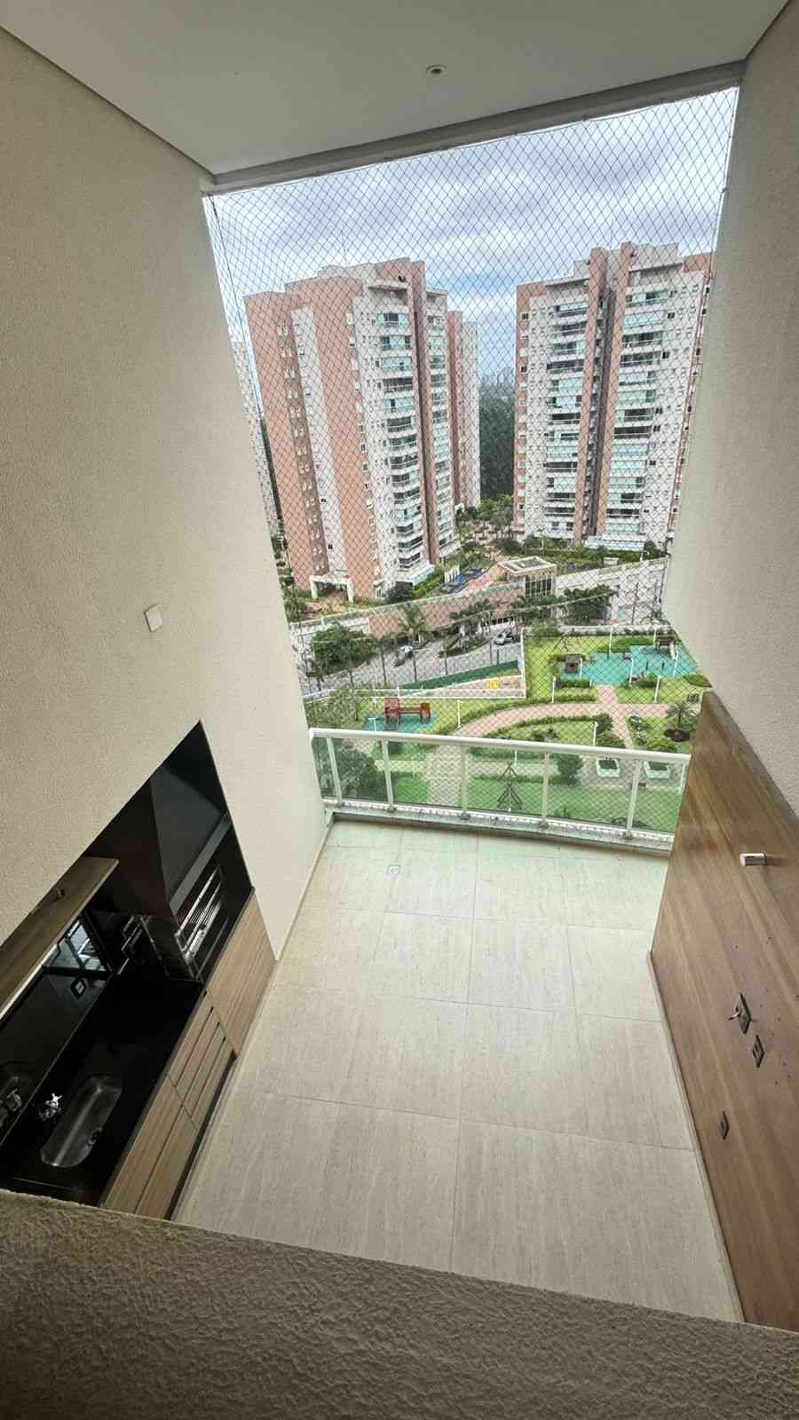APARTAMENTO COM PÉ DIREITO DUPLO!
