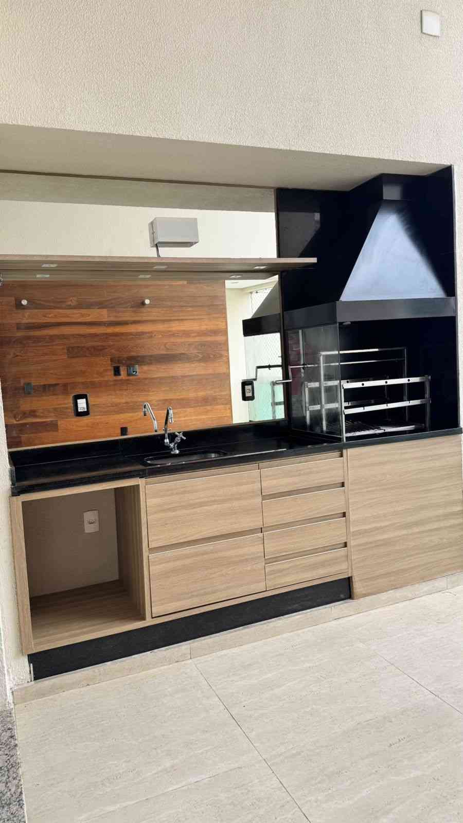 APARTAMENTO COM PÉ DIREITO DUPLO!