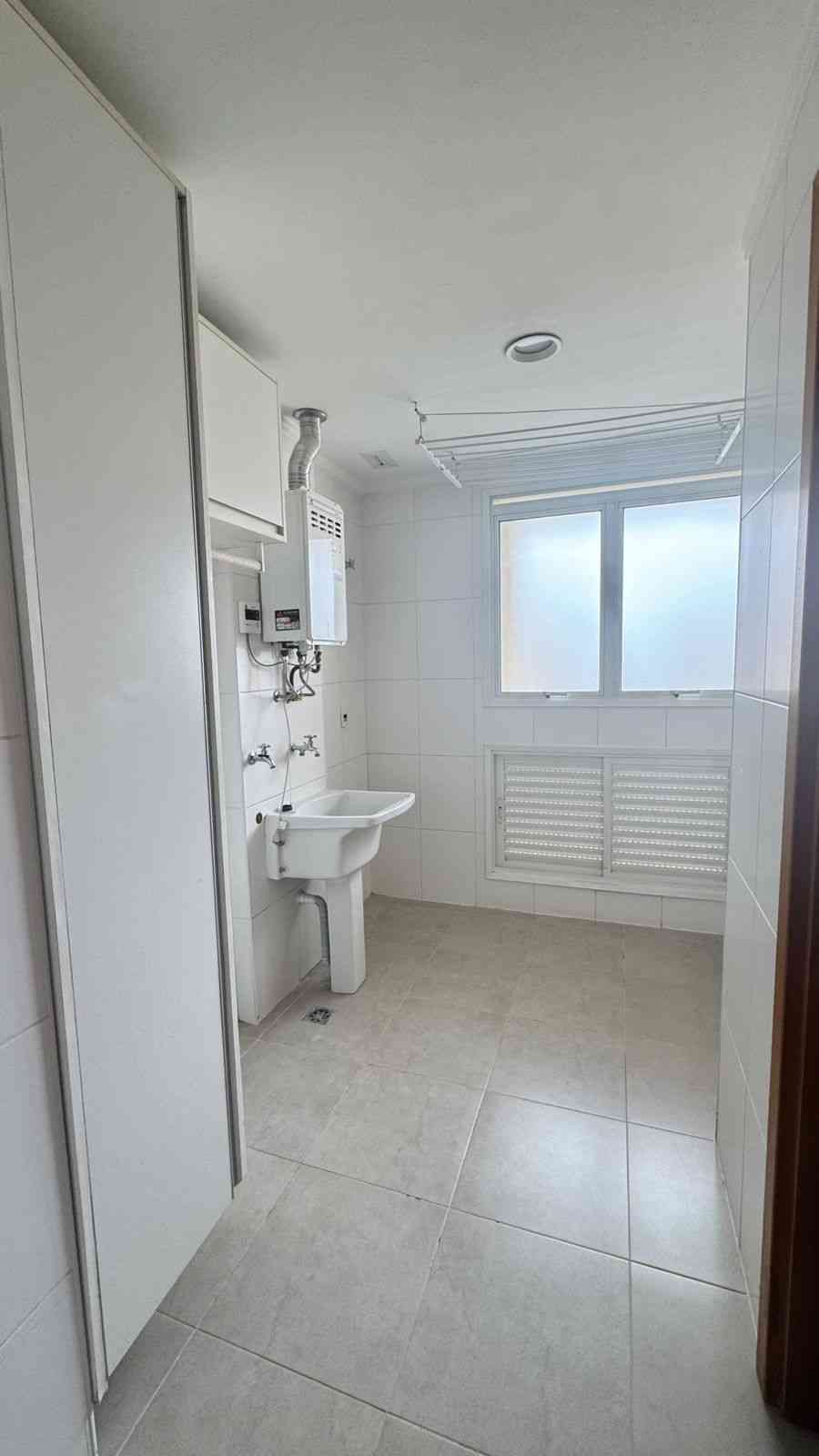 APARTAMENTO COM PÉ DIREITO DUPLO!