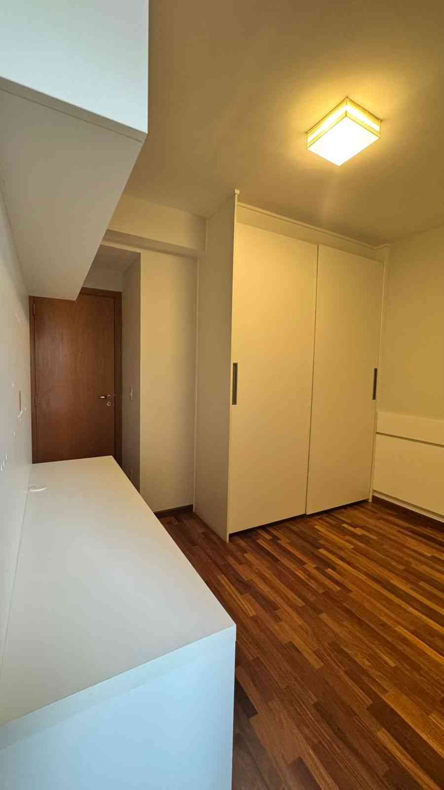 APARTAMENTO COM PÉ DIREITO DUPLO!