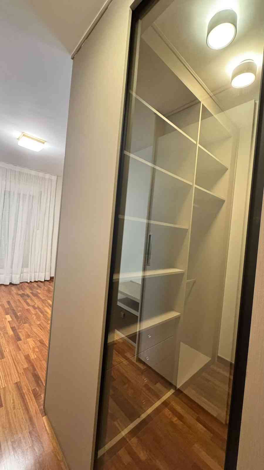 APARTAMENTO COM PÉ DIREITO DUPLO!