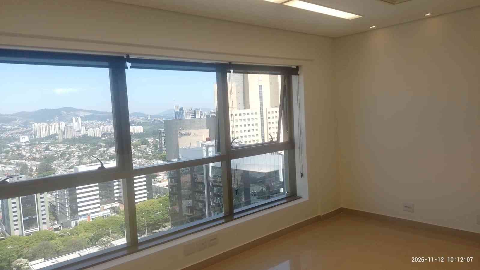 SALA NO CENTRO DE ALPHAVILLE!