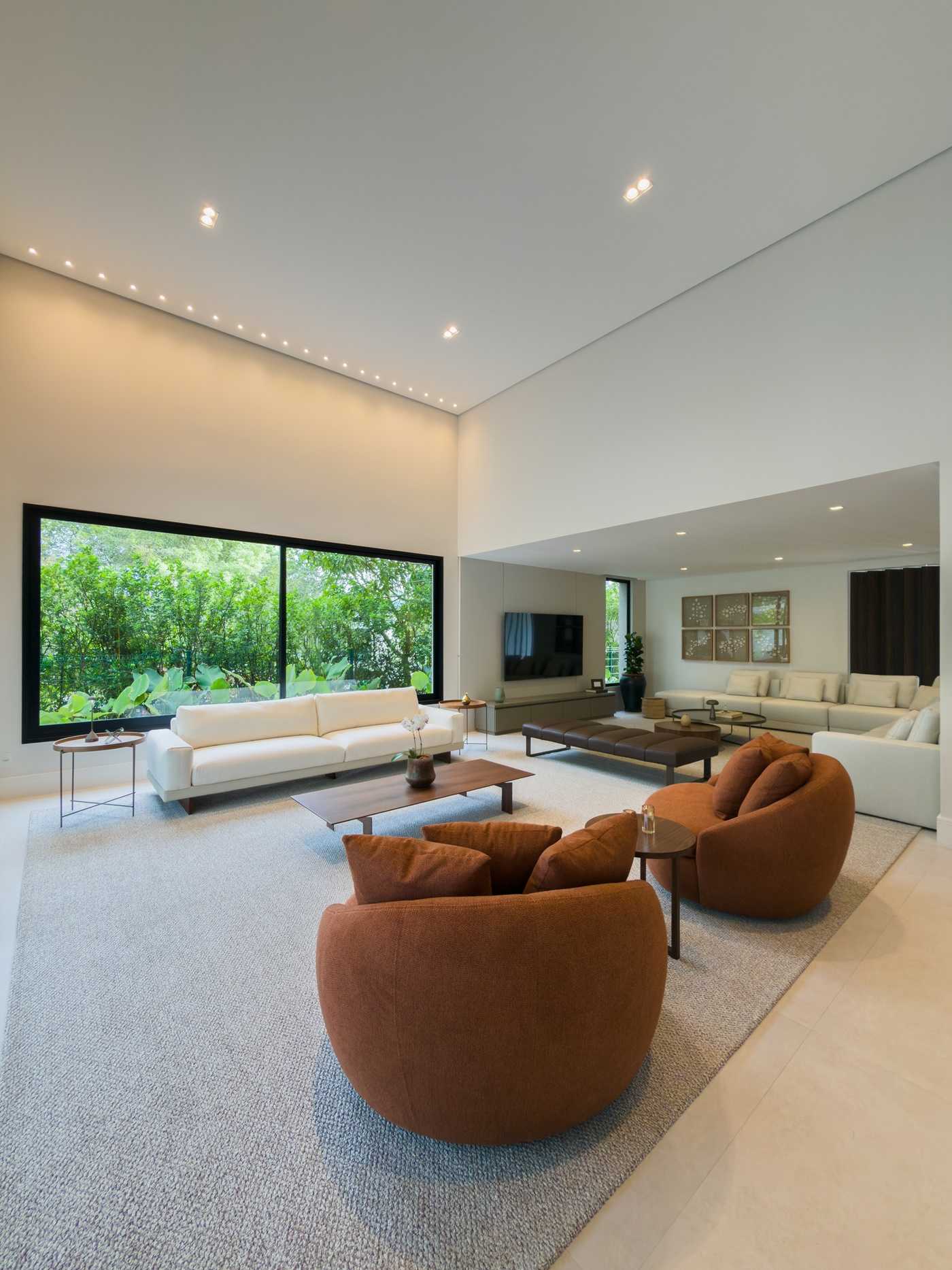 CASA EM CONDOMÍNIO ALTO PADRÃO!