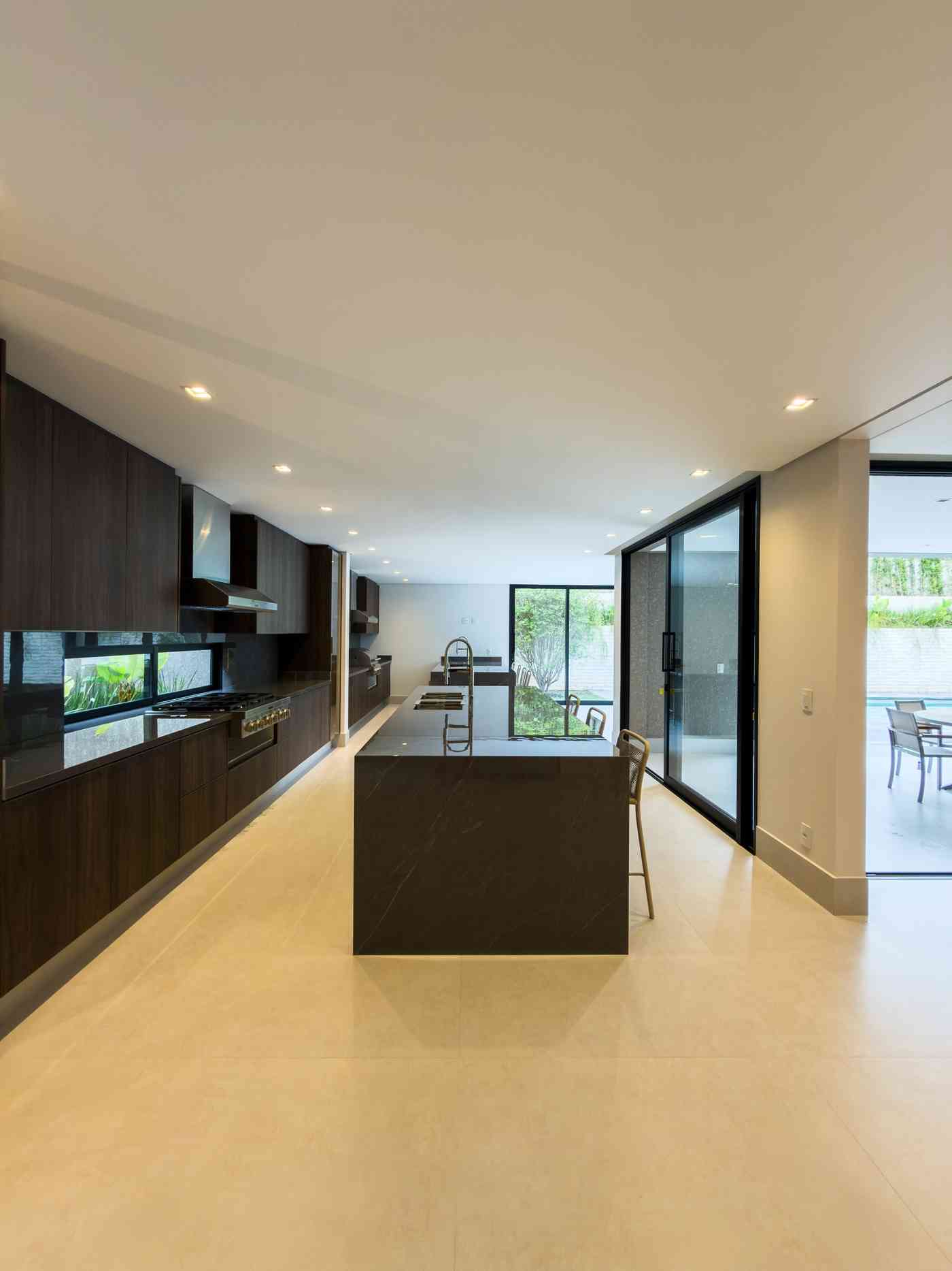 CASA EM CONDOMÍNIO ALTO PADRÃO!