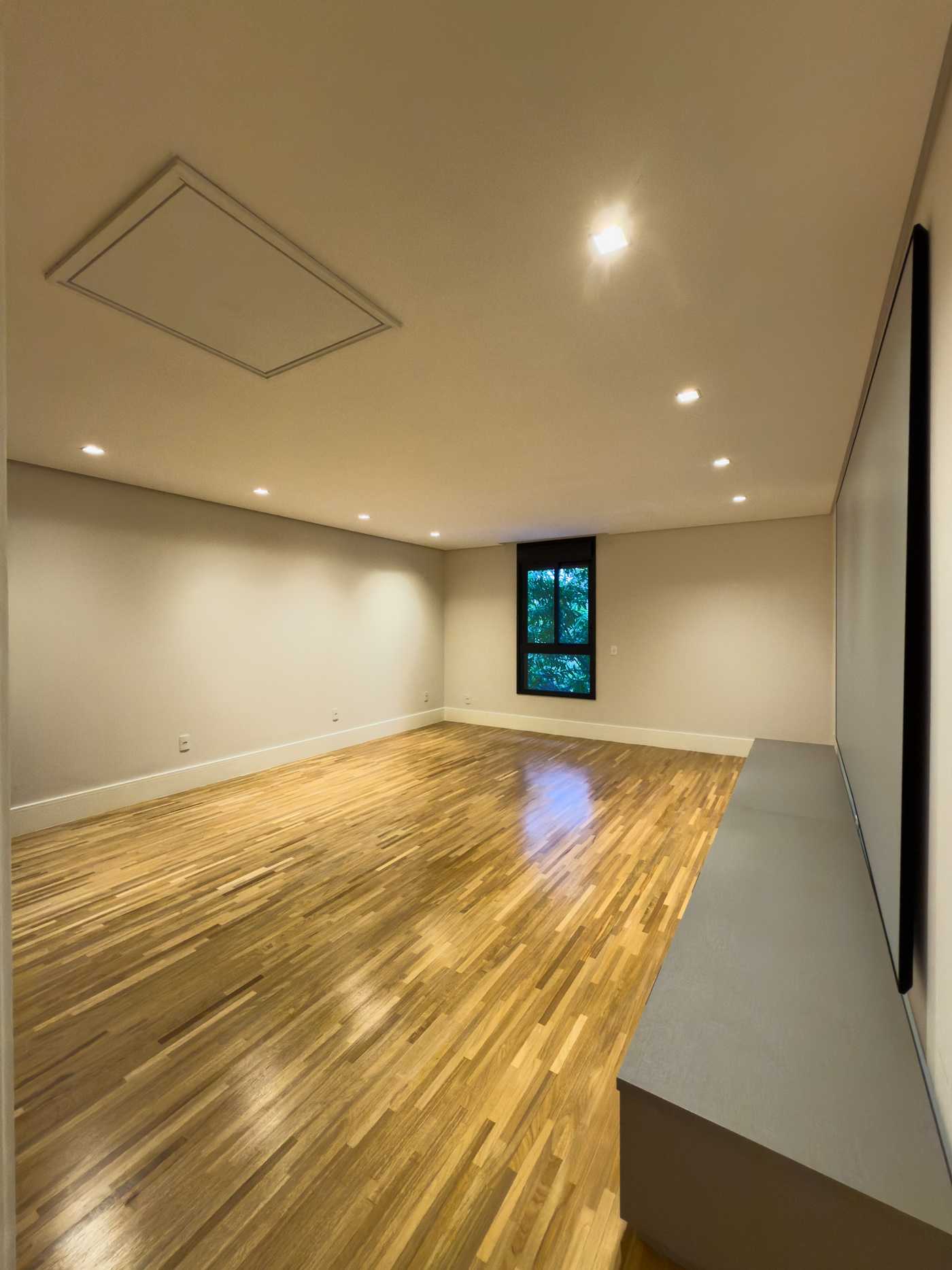 CASA EM CONDOMÍNIO ALTO PADRÃO!