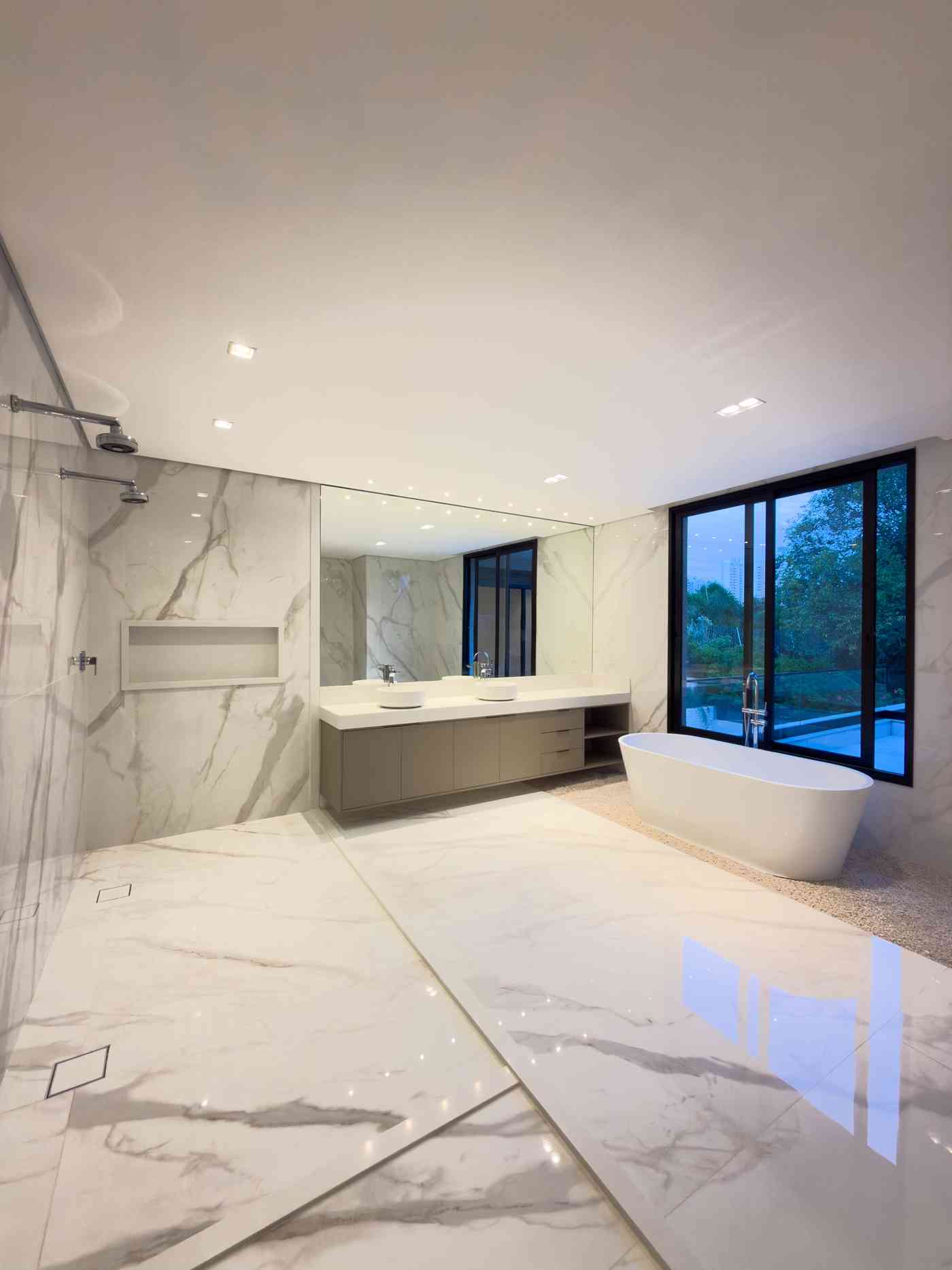 CASA EM CONDOMÍNIO ALTO PADRÃO!