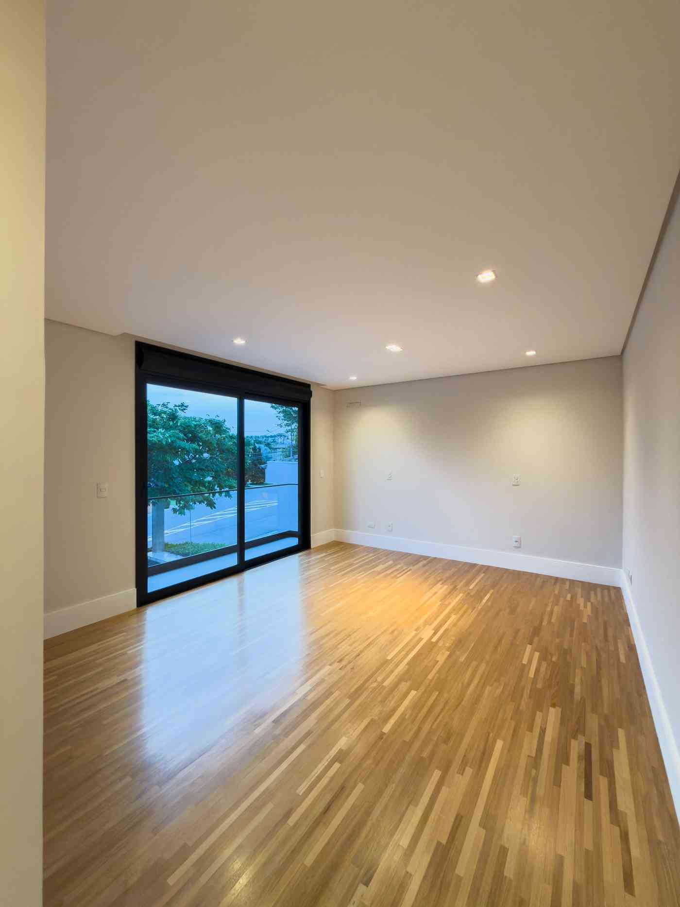 CASA EM CONDOMÍNIO ALTO PADRÃO!
