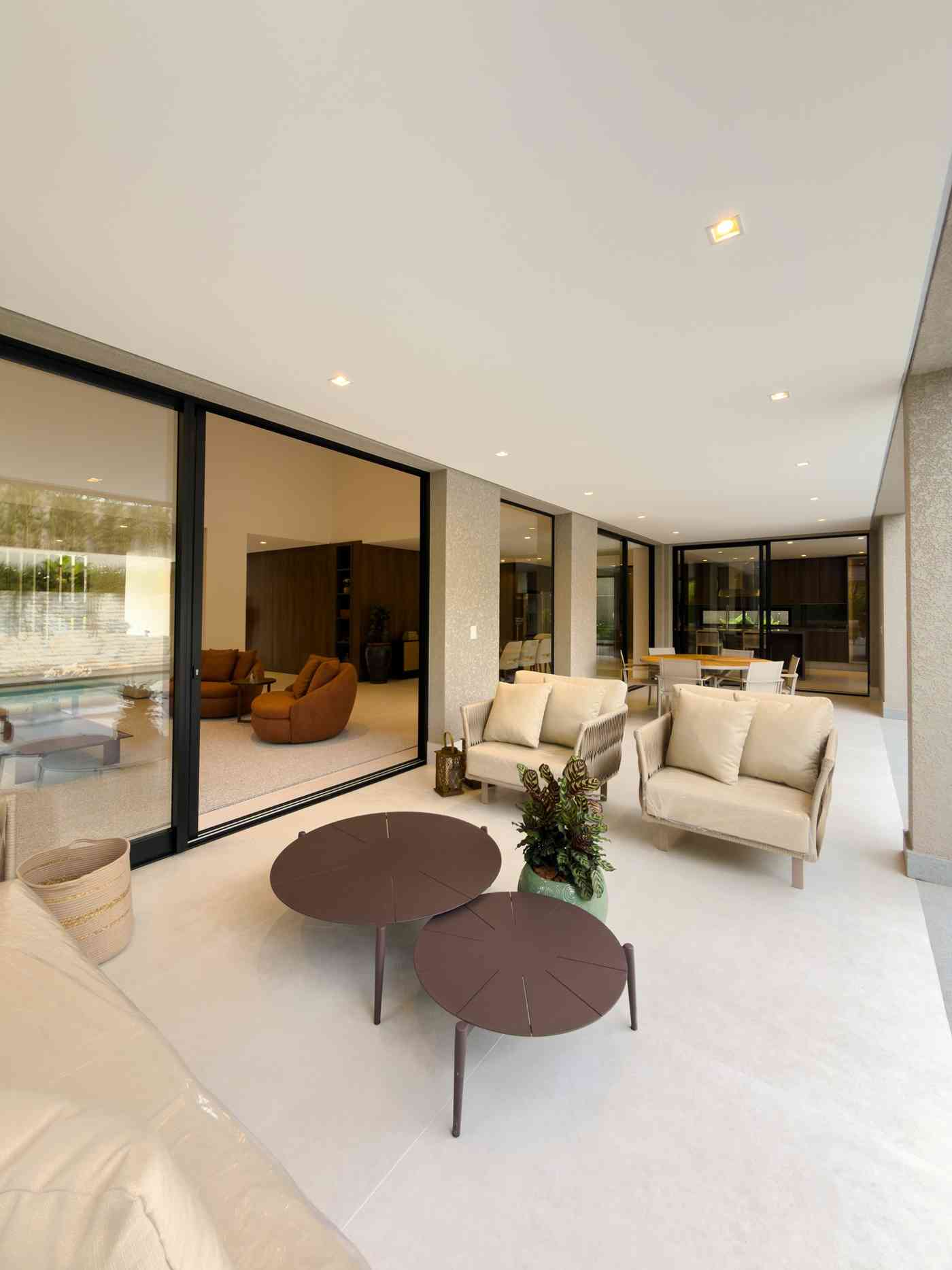 CASA EM CONDOMÍNIO ALTO PADRÃO!