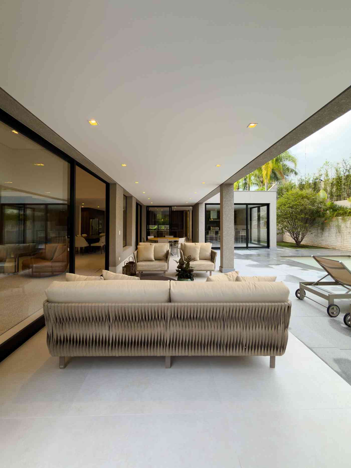 CASA EM CONDOMÍNIO ALTO PADRÃO!