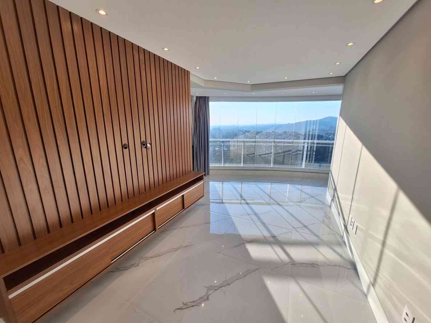 APARTAMENTO NO ED. WAVE