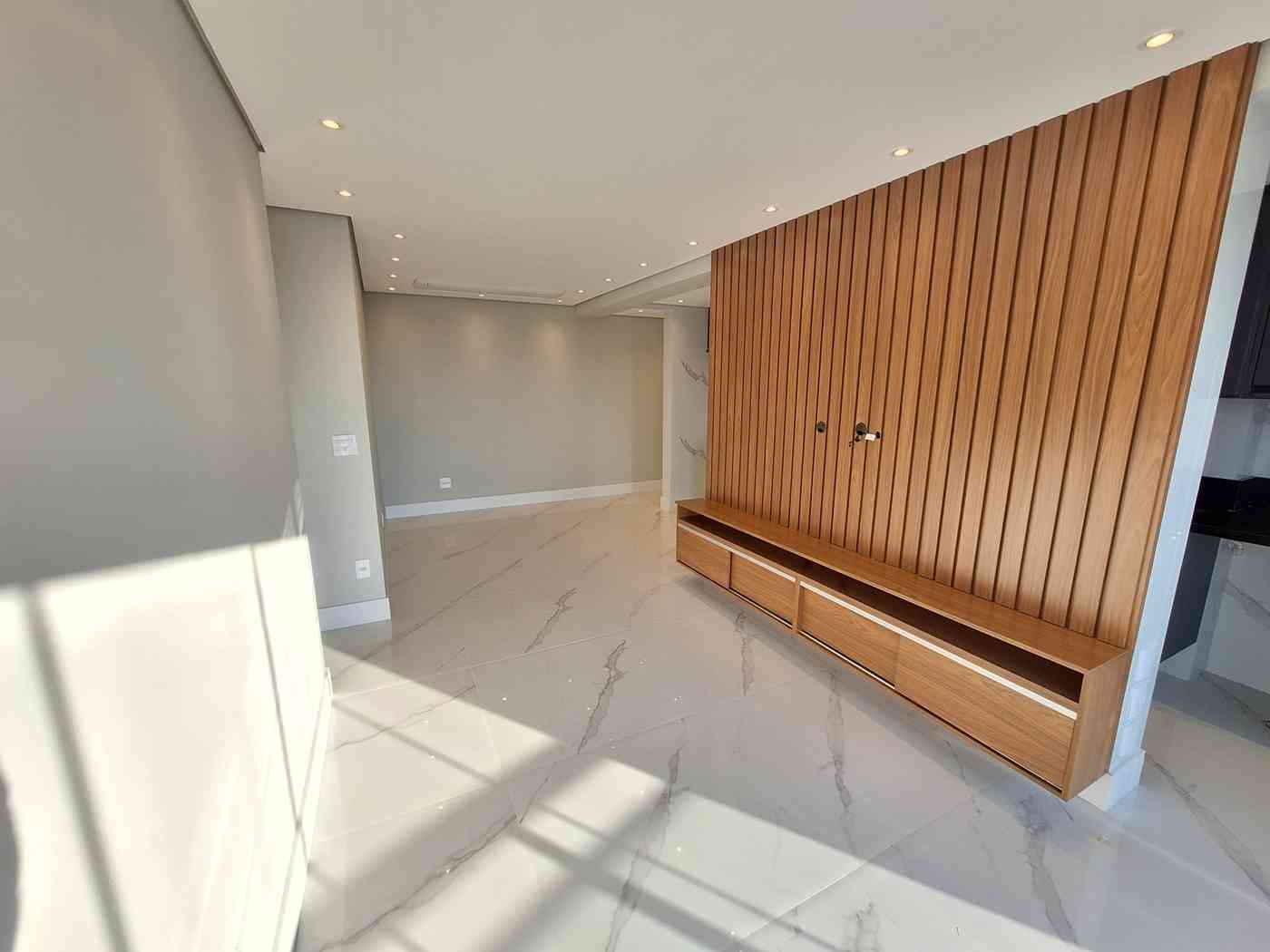 APARTAMENTO NO ED. WAVE