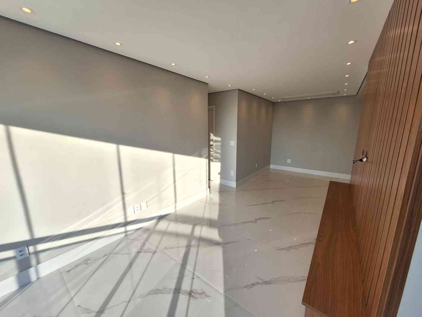 APARTAMENTO NO ED. WAVE