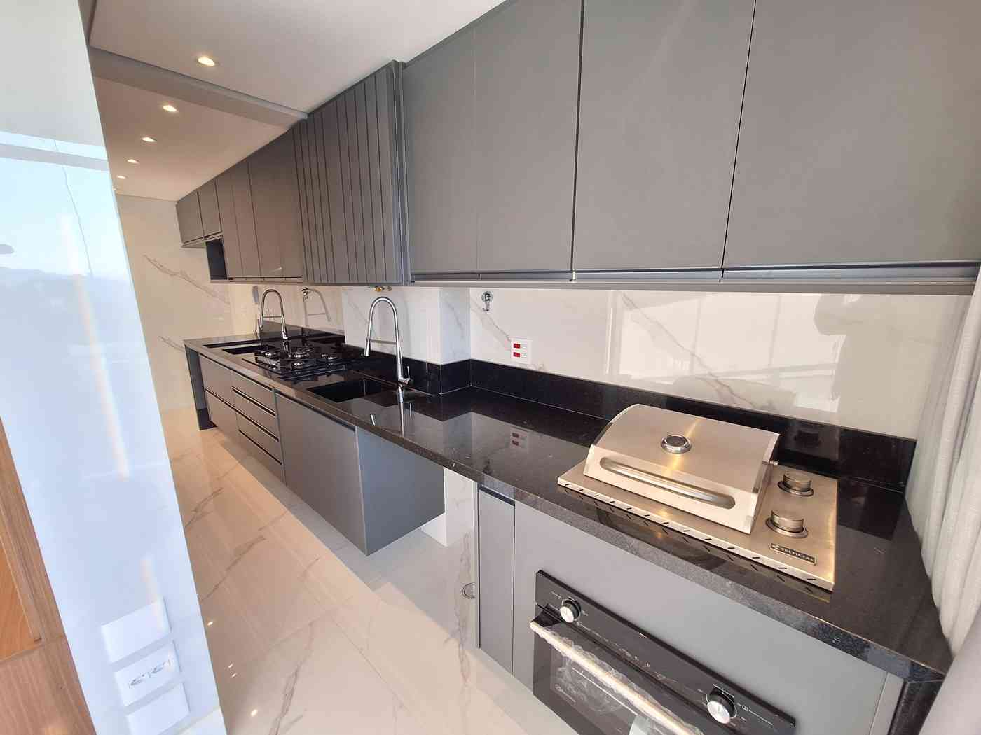 APARTAMENTO NO ED. WAVE