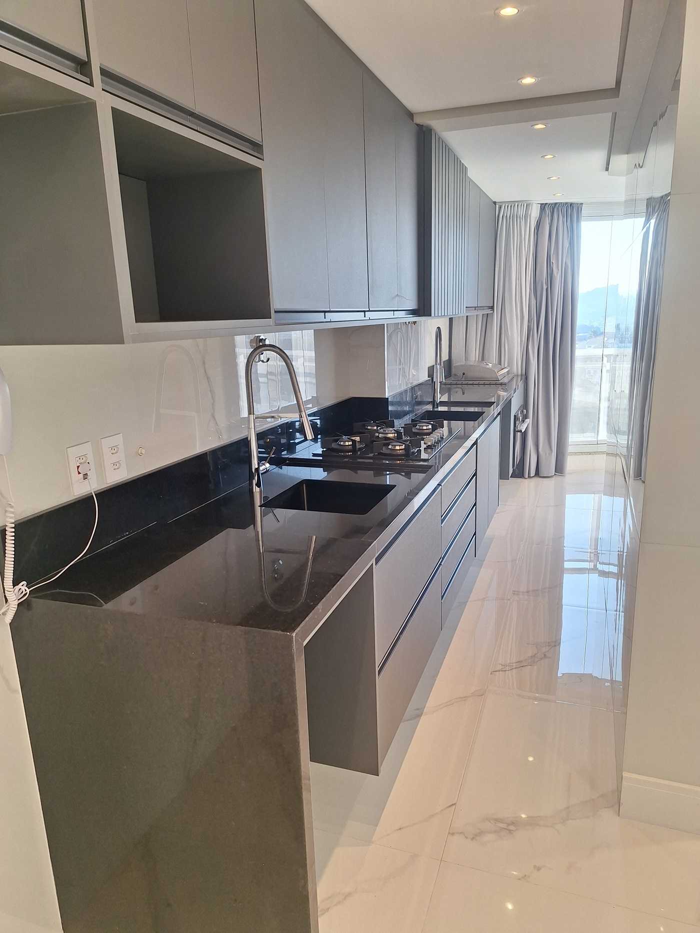 APARTAMENTO NO ED. WAVE