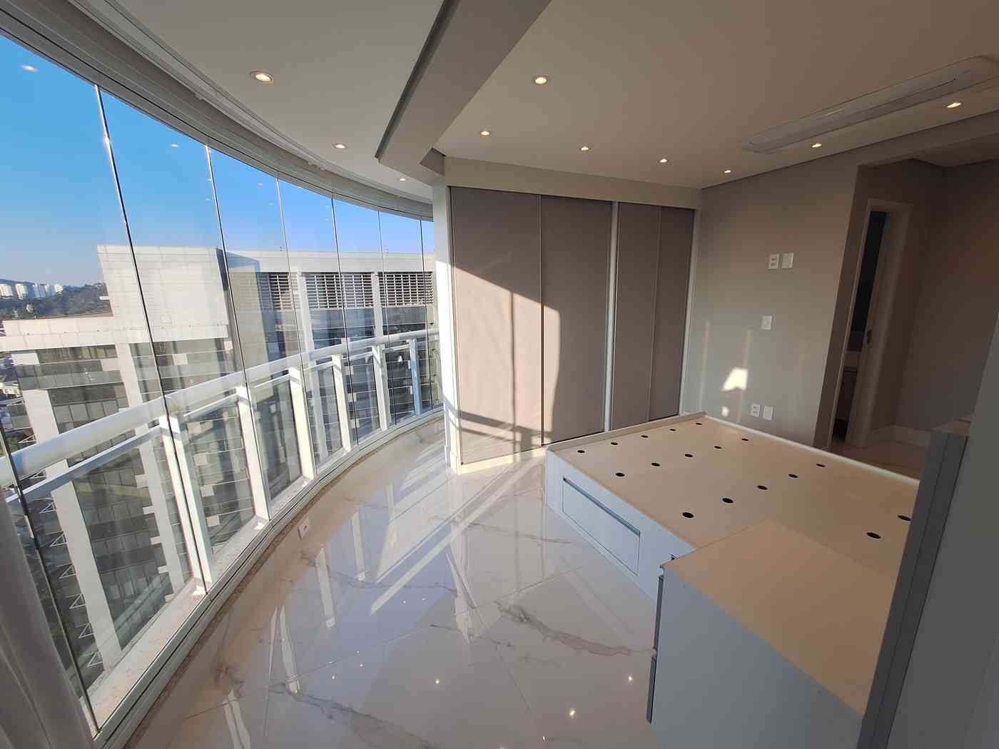 APARTAMENTO NO ED. WAVE