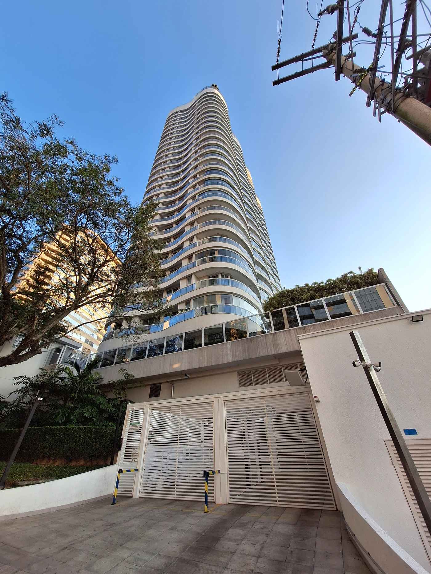 APARTAMENTO NO ED. WAVE