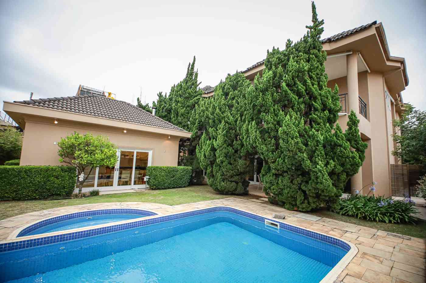 CASA ALTO PADRÃO!