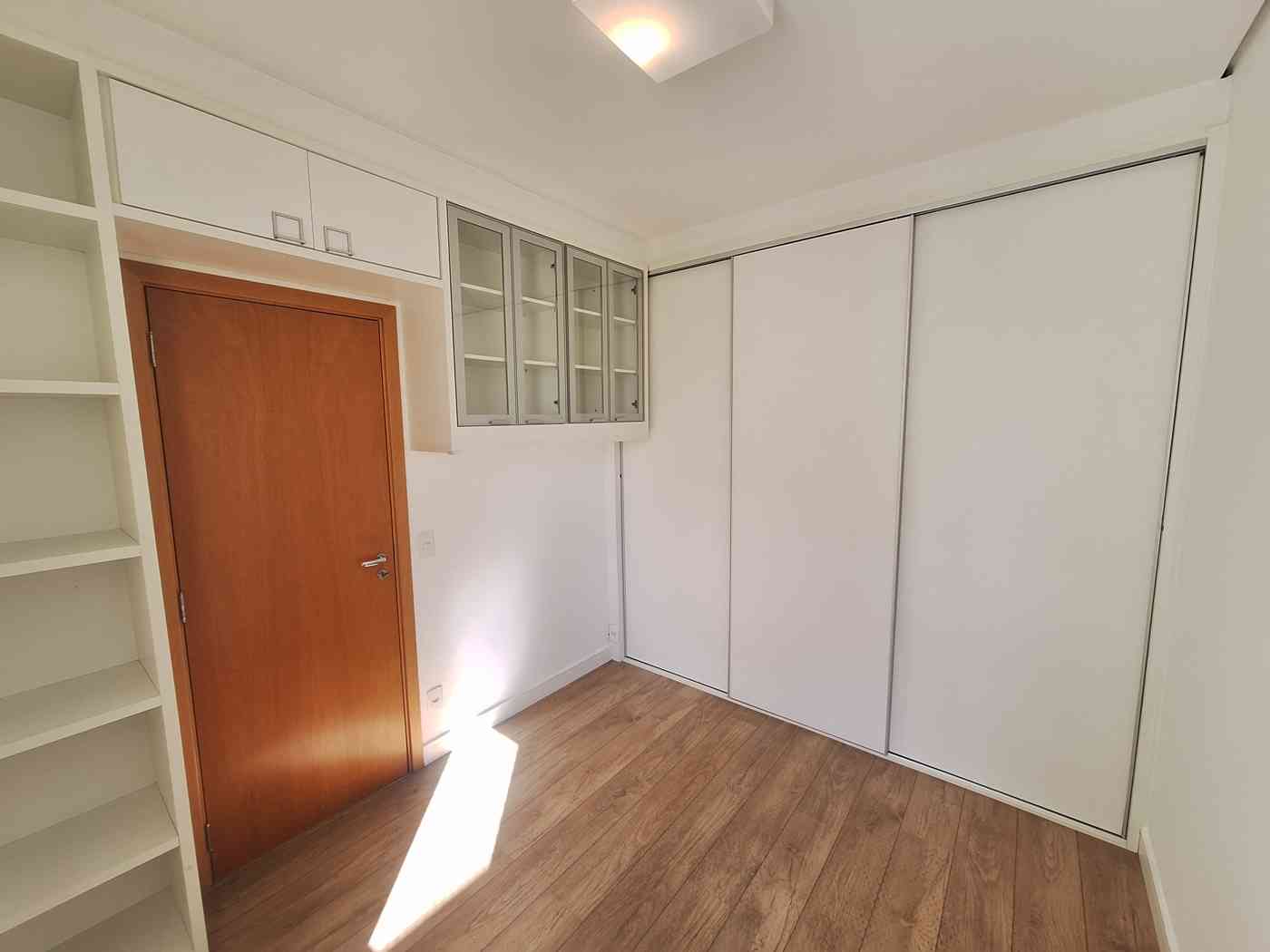 LINDO APARTAMENTO EM ALPHAVILLE!