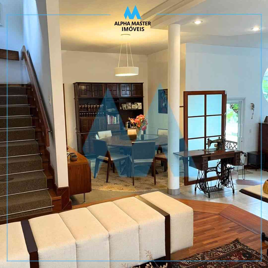 CASA COM SUÍTE NO TÉRREO!