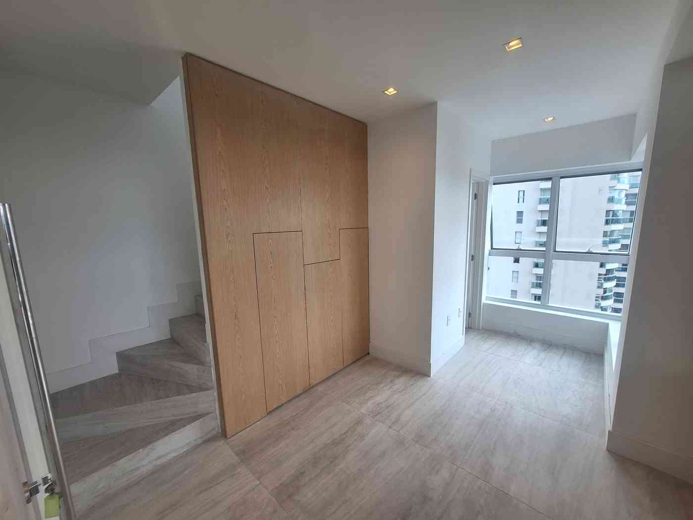 PRÉDIO NOVO, DUPLEX!