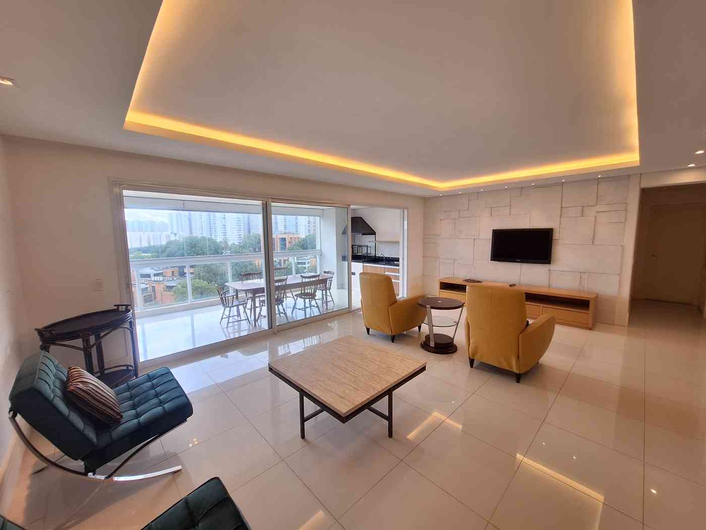 APARTAMENTO COM 03 SUÍTES!