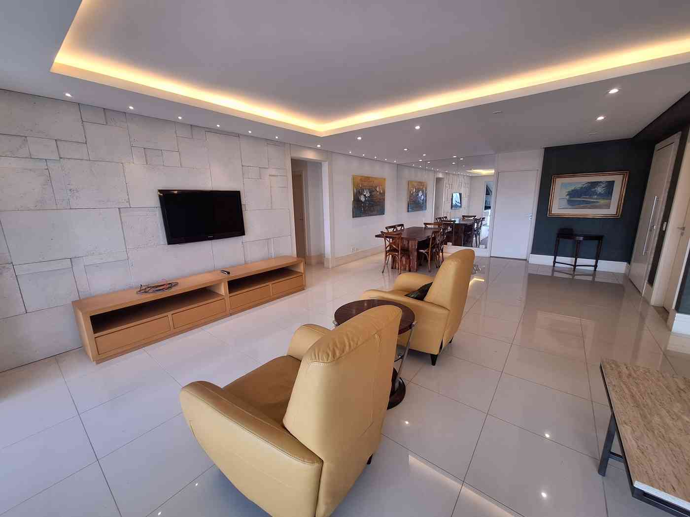 APARTAMENTO COM 03 SUÍTES!