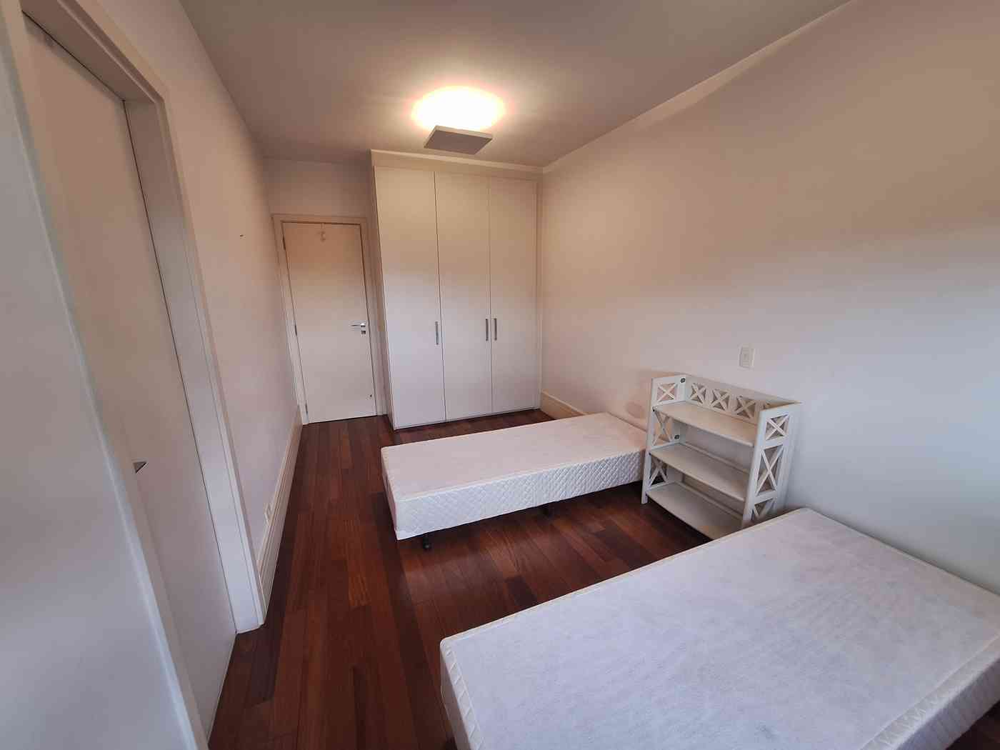 APARTAMENTO COM 03 SUÍTES!